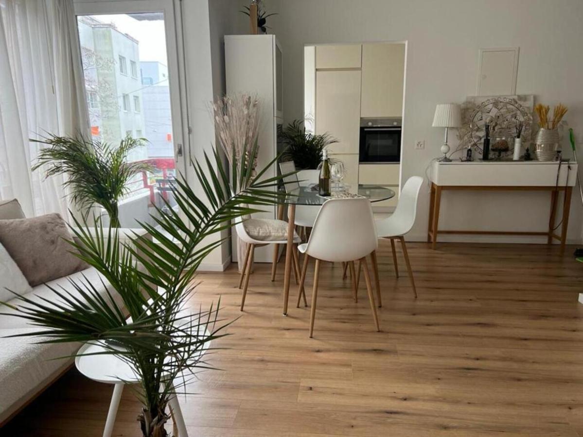 Stylish 1-Bedroom Condo Close To Exhibition Square Basileia Exterior foto