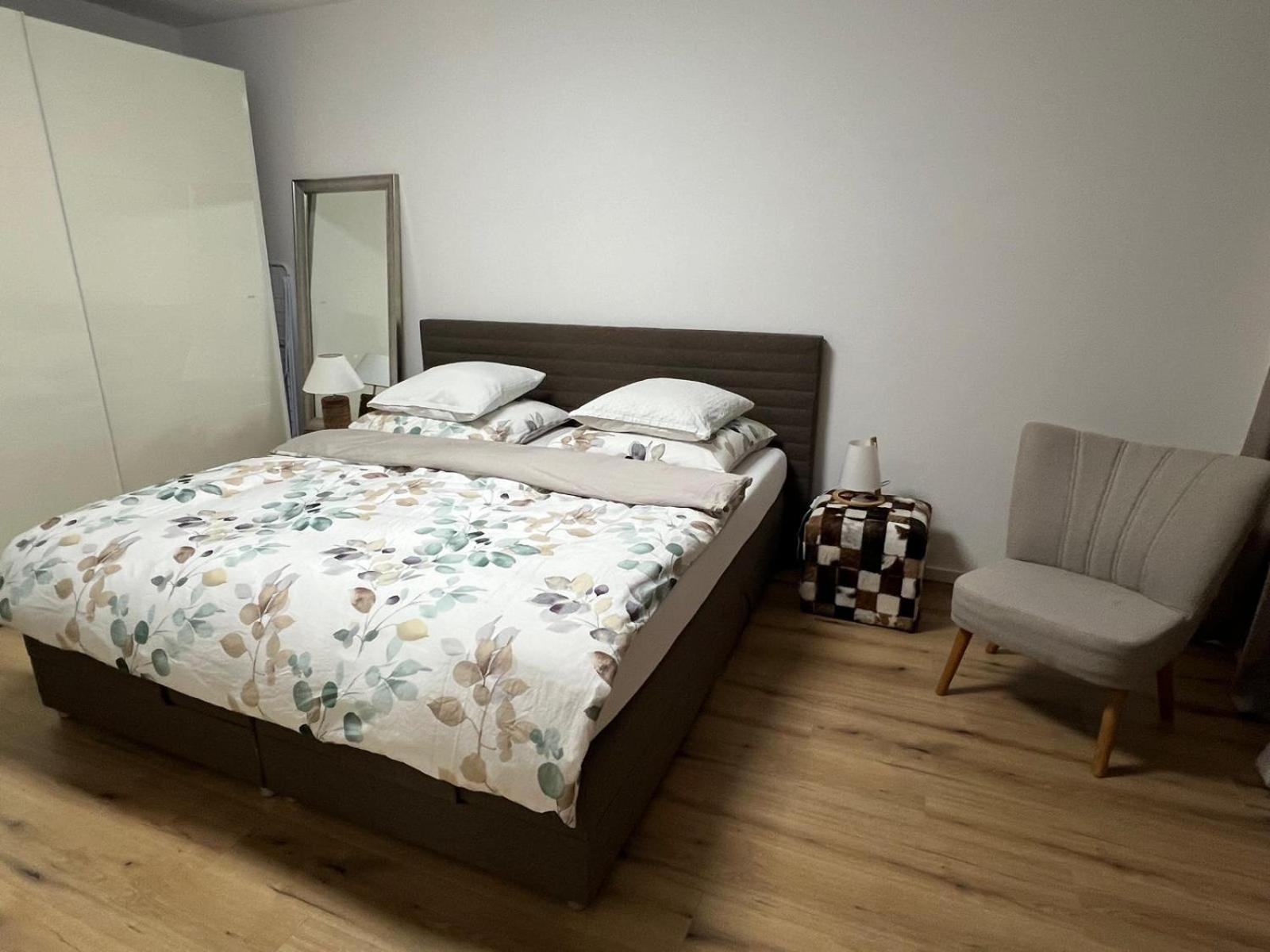Stylish 1-Bedroom Condo Close To Exhibition Square Basileia Exterior foto